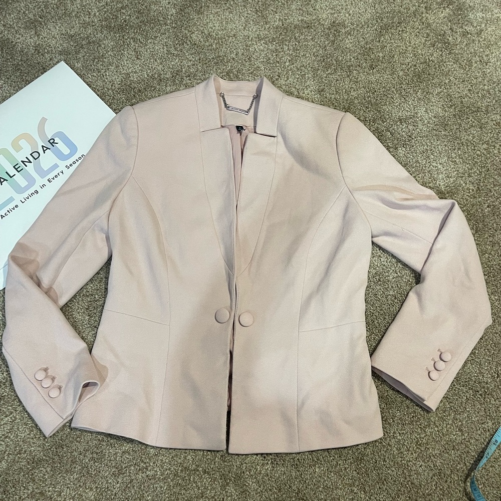 White House Black Market WHBM 8 Blush Pink Fitted Two-Button Blazer